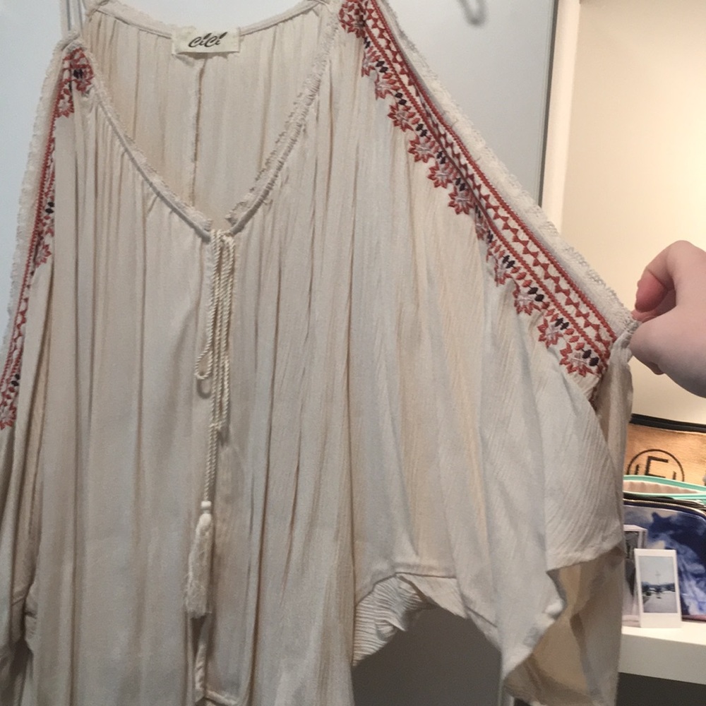 Boho top. Size small - Picture 3 of 4
